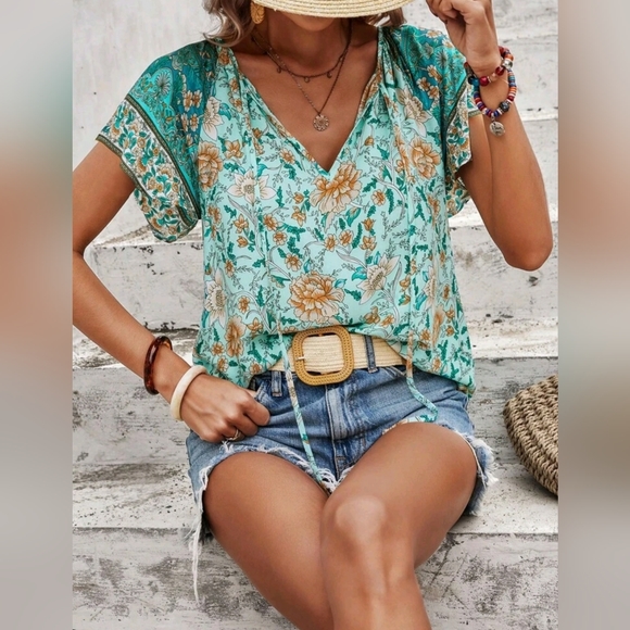 * New Boho Floral Print Tie Top Blouse Green Peach Tan White - Picture 2 of 7